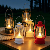 Lanterne décorative suspendue de Noël, mini lampe à vent rétro LED de 13 cm, à piles, avec effet de flamme vacillante sans flamme, vente en gros