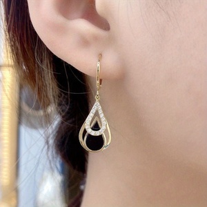 Boucles d'oreilles en cristal plaqué or noir de style coréen élégant et haut de gamme, goutte d'eau, accessoire personnalisé à la mode - Product Image 3