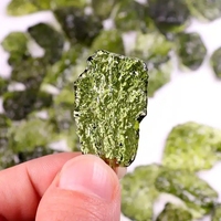 Vente en gros de pierre brute moldavite verte Artisanat en cristal Verre météorite Pierres en vrac Moldavite