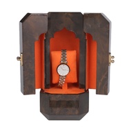 Boîte de montre en bois carrée de luxe élégante faite à la main en MDF avec des caractéristiques uniques