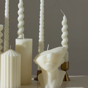 Nueva Vela Aromática Hecha a Mano, Estilo Nórdico Geométrico, con Logotipo Personalizable - Product Image 3