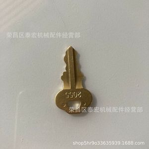 Llave Chicago Lock 2055 de Latón para Máquinas Expendedoras que Funcionan con Monedas, para Uso en Parques de Atracciones - Product Image 5
