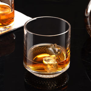 Nuevo diseño forma redonda 11 oz patrón de diamante antiguo Bourbon cristalería diamante-Corte rocas vasos para whisky y licor - Product Image 2