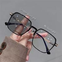 Promotion Lunettes Optiques Unisexe Populaires à Monture Complète Carrée Grande Taille, Anti-Lumière Bleue, Myopie, Couleur Unie, Photochromiques, Tendance et Abordables