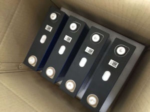 Prismatic Battery Cell 3.2V 100AH for Wind Solar Storage System DL-48173133 /DL-32100 Battery Cell 3.2V 100AH - Product Image 6