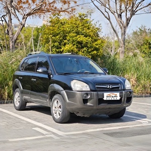 <span class=keywords><strong>Hyundai</strong></span> <span class=keywords><strong>Tucson</strong></span> 2.0L <span class=keywords><strong>Automatique</strong></span> 2010, Conduite à Gauche, Essence, SUV d'<span class=keywords><strong>Occasion</strong></span>, Grand Espace, Châssis Robuste, Forte Demande à l'Exportation vers l'Afrique - Product Image 1