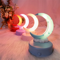 Veilleuse LED romantique en forme de croissant de lune bon marché lampe de table décorative de chevet décorations de jouets lumineux de salon cadeau d'anniversaire