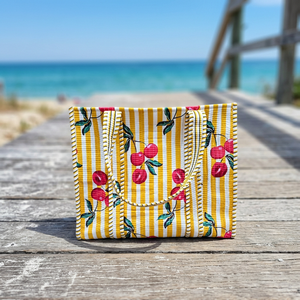Bolso tote de algodón acolchado con estampado de cerezas y rayas amarillas, con asas suaves, espacioso, para compras, viajes, playa, uso diario informal. - Product Image 3