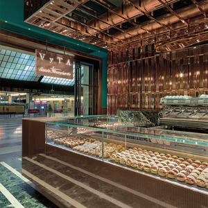 Scaffale espositivo a struttura verticale con linee d'arco, in stile rustico e accogliente, per negozio di specialità - Product Image 3