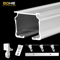 Rail de rideau à plis ondulés en alliage d'aluminium 1048 Deluxe avec bande de fixation S, pour plafond – Vente chaude