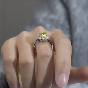 Anillo de diamantes radiantes de platino Messi Jewelry MSR-1428 para mujer - Product Image 5