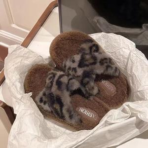 Pantuflas de Moda al por Mayor de Alta Calidad con Suela de PVC, Forro de Pelo Artificial, Pantuflas Planas para Mujer con Calidad al por Mayor - Product Image 5