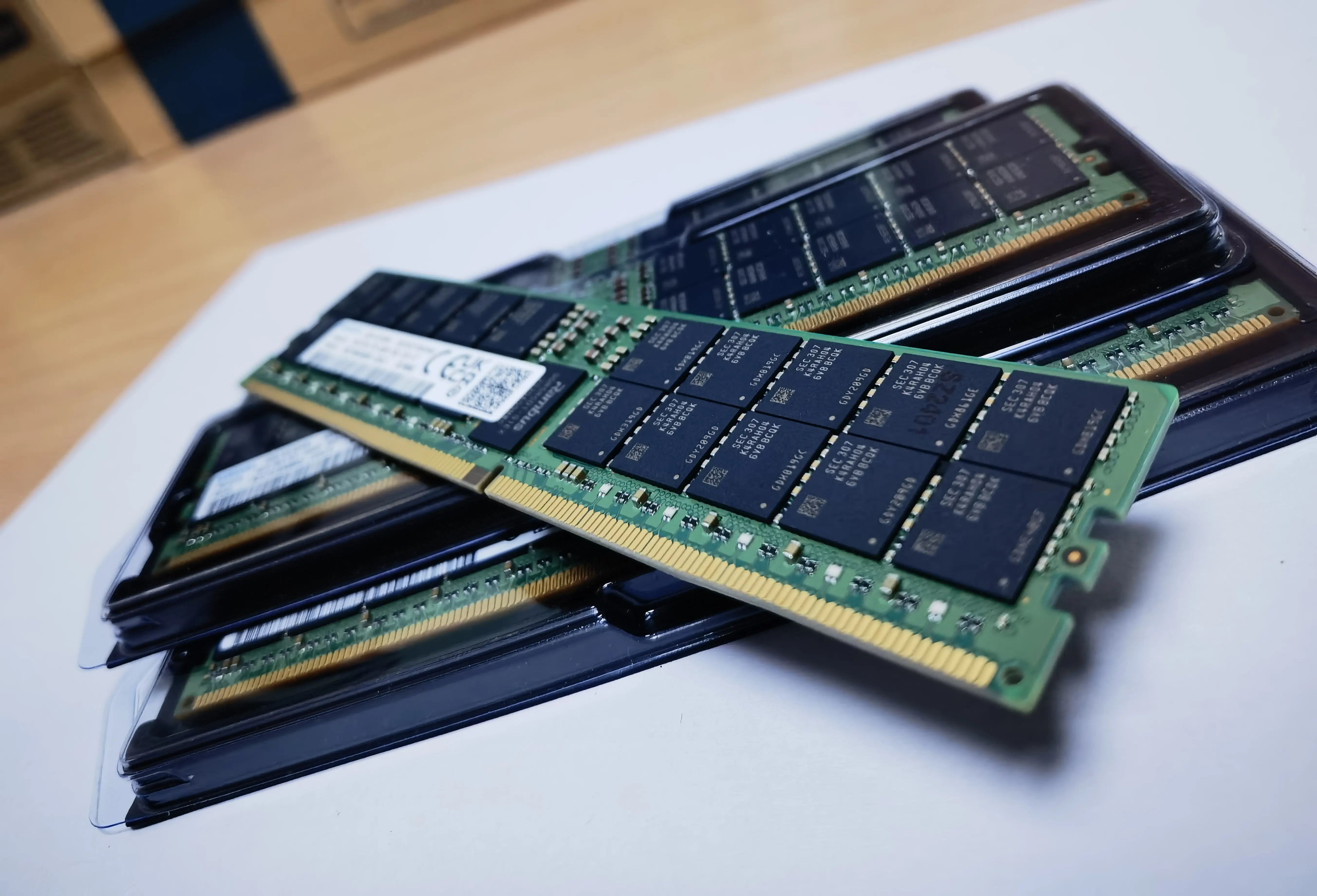 Hot Bán bộ nhớ mô-đun dells 64GB 2Rx4 PC4-3200AA-RA2-12-RB0 giá thấp trong kho Bộ nhớ cho máy chủ