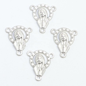 <span class=keywords><strong>Medalla</strong></span> <span class=keywords><strong>de</strong></span> <span class=keywords><strong>Nuestra</strong></span> <span class=keywords><strong>Señora</strong></span> <span class=keywords><strong>DE</strong></span> <span class=keywords><strong>LA</strong></span> María <span class=keywords><strong>Milagrosa</strong></span>, centro <span class=keywords><strong>de</strong></span> mesa <span class=keywords><strong>de</strong></span> Rosario, obra <span class=keywords><strong>de</strong></span> arte <span class=keywords><strong>de</strong></span> Metal <span class=keywords><strong>de</strong></span> estilo religioso, técnica chapada y fundida - Product Image 3