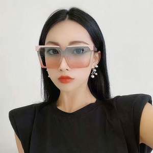 Gafas de Sol Cuadradas Extra Grandes con Logotipo Personalizado, Diseño Retro, Lentes de Una Pieza, Protección UV400, para Hombre y Mujer - Product Image 2