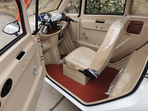 Véhicule électrique à trois roues entièrement fermé pour adultes, multifonctionnel, de petite taille, fabriqué en Chine, 60V 1200W - Product Image 5