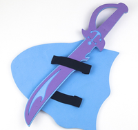 Cadeau d'Halloween Jouet en mousse EVA sûr et doux Épées Bouclier de pirate et Ensemble de couteaux pour enfants Cosplay Halloween Adventure