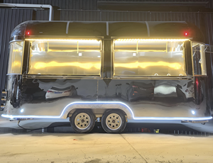 Remorque alimentaire de marque de créateur avec sièges en cuir italien et finitions dorées, cuisine mobile de chef célèbre - Product Image 4