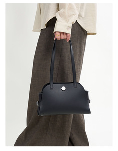 Luxury Designer Genuine Leather Women's Handbag High-End European-American Retro Bowling <b>Tote</b> Business Splicing Shoulder <b>Bag</b> - Product Image 5