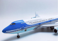 Modèle d'avion en résine ABS 1:150 United of America Air Force One 47CM avec éclairage LED et boîte cadeau pour collection