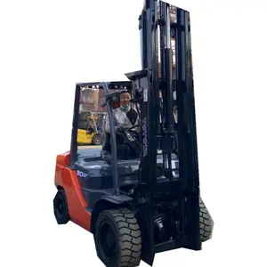 Second Hand Toyota 8FD30 diesel fork lift in Big Discount on Sale Toyota 8FD30 diesel fork lift in Competitive Price on Sale