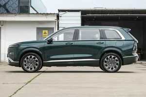 Wuling Starlight L Hybride 5 Portes 6 Places SUV Nouvelle Énergie Véhicule Électrique Essence Couleur Noire Design Moderne - Product Image 2