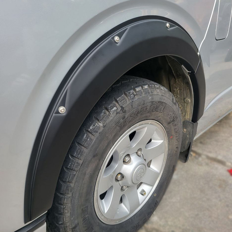 プレミアムトヨタ ハイエース スーパー グランディアで、あなたの車に