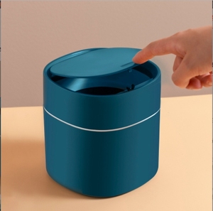 Mini poubelle en plastique moderne avec couvercle Corbeille à papier pour bureau, coiffeuse, bureau, table, table basse ou voiture - Product Image 2