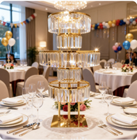Support à fleurs en cristal doré à 5 niveaux, centre de table de mariage style lustre avec cristaux suspendus pour la décoration de chemin d'accès