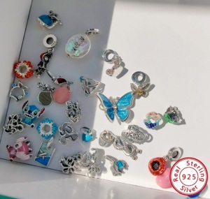 Vente en gros usine Perles de charme IPan en argent sterling 925, Breloques DORA Stitch, Bijoux unisexes tendance certifiés GDTC, Cadeau idéal - Product Image 3