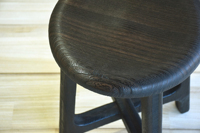 Taburete Kiriko Moderno Japonés de Madera de Paulownia Color Natural con Tapicería Acrílica Ligera y Cómoda para Cocina y Sala de Estar