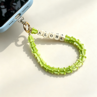 YIREPIN Accessoires de porte-clés personnalisés style hawaïen avec perles en bois carrées, lettres et fleurs en résine pour téléphone
