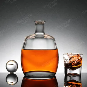 Manufacturer's direct sales of high-end customized wine bottles  250ml 500ml vodka brandy specific crystal glass bottles