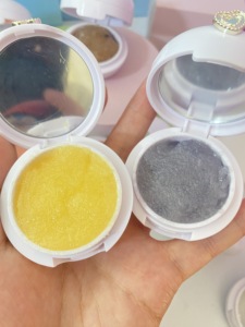 Gommage pour les lèvres à la fraise biologique vegan en marque propre, soin hydratant pour les lèvres, adapté à tous les types de peau, pour adultes - Product Image 1