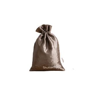Sacs en satin en gros pour masques oculaires, sacs de rangement anti-poussière à cordon, pochettes en satin de soie simulé personnalisables - Product Image 1