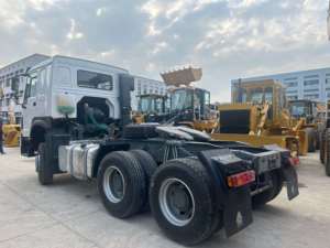 Suministro de Fábrica: Camión Tractor HOWO 371 HP 6x4 con Volante a la Izquierda para Logística - Product Image 6