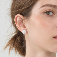 KAVNAR Boucles d'oreilles clous en laiton plaqué argent épais, tige en argent 925, perle pleine et zircon cubique pour femme