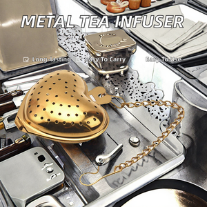 Infusor de Té Portátil Premium de Acero Inoxidable con Cadena Extensible y Gancho para Té de Hojas Sueltas - Product Image 2