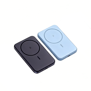 Batería Externa Magnética Inalámbrica UGREEN de 10000 mAh con Carga Rápida de 20 W para iPhone 12-17 y Dispositivos Android - Product Image 1