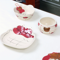 Service de table en céramique motif Ours Pomme de dessin animé, tasse à carreaux peinte à la main, vaisselle en porcelaine mignonne pour usage domestique quotidien