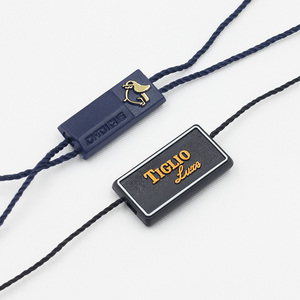 Etiqueta Colgante con Logotipo Personalizado en Relieve, Sello de Plástico Impreso para Relojes, Etiquetas para Ropa, Zapatos y Bolsos - Product Image 4