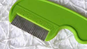 長いハンドルステンレス鋼短歯シラミニットラウスダニノミ除去櫛良好なグリップ - Product Image 4