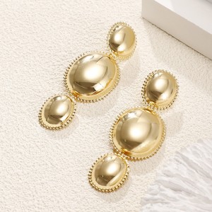 Pendientes de Perlas Talladas Huecas de Estilo Palacio Retro, Elegantes y Sencillos, Chapados en Oro de 14K, Unisex, Regalo de Moda, Nuevo Estilo Sur Dongdaemun - Product Image 4