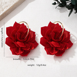 Boucles d'oreilles pendantes géométriques élégantes en résine et tissu à motif floral, style français tendance, pour femme, idéales pour les fêtes - MANGE JB111 - Product Image 2