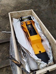 Martillo Hidráulico SOOSAN Tipo SB 40 para Excavadoras de 4-7 Toneladas, Compatible con Motores y Cinceles de Cargadoras Bobcat - Product Image 4