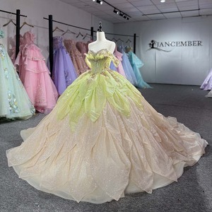 ชุดราตรีงาน Quinceanera สีเขียวมะนาวสองเฉดประดับกลิตเตอร์แชมเปญ รุ่น Dy1564 ทรงบอลกาวน์ คอวีแบบ Sweetheart ไหล่ตก ประดับลูกปัด Jancember - Product Image 2