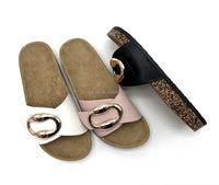 Pantoufles et sandales plates à la mode classique avec boucle design OEM logo personnalisé injection PVC dernières tendances bon marché pour femmes chaussures et sandales pour femmes
