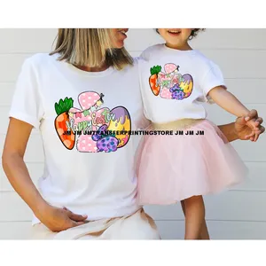Transferts thermocollants DTF lavables à presser pour sweat-shirts, motif Lapin rose mignon aux fleurs de fraise épanouies - Product Image 3