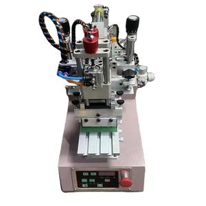 Machine d'impression sérigraphique à <span class=keywords><strong>plat</strong></span> en <span class=keywords><strong>PVC</strong></span> de bureau pour les couvercles de bouteilles, les sacs à main, les poubelles, machine d'impression sérigraphique semi-automatique - Product Image 2