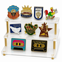 Badge en métal émaillé moulé sur mesure OEM ODM, motif tête de cerf et bouclier, souvenir de club, cadeau